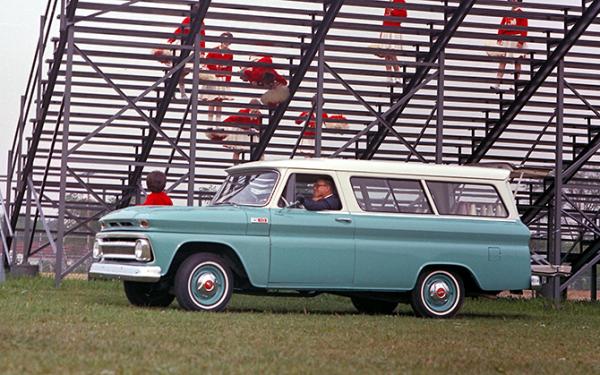 Chevrolet Suburban 1965 #2