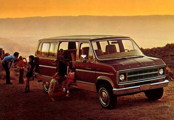 Ford Club Wagon 1976 #2