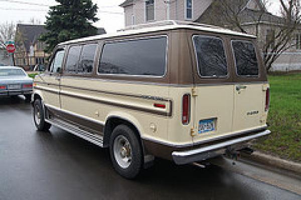 Ford Club Wagon 1979 #4