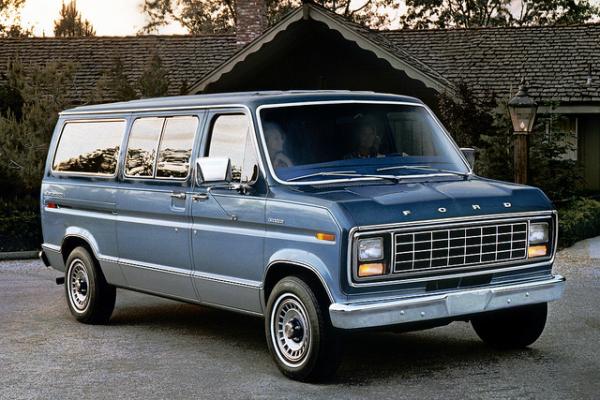 Ford Club Wagon 1982 #1