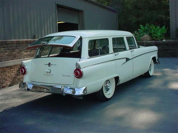 1956 Ford Country