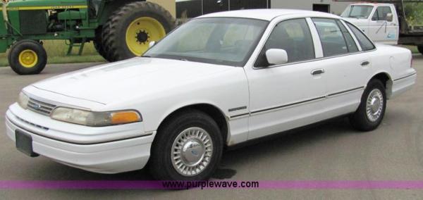 Ford Crown Victoria 1993 #4