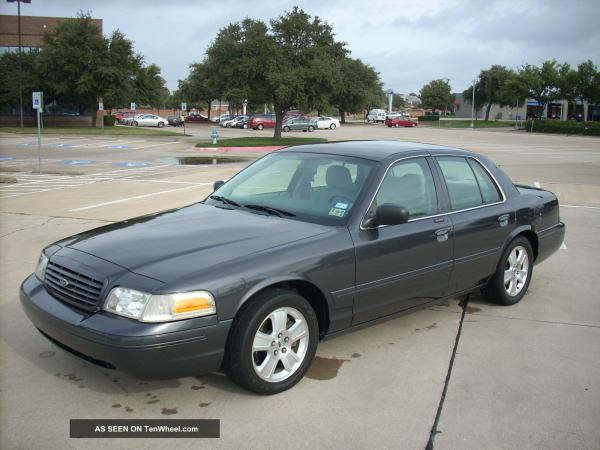 2004 Ford Crown Victoria