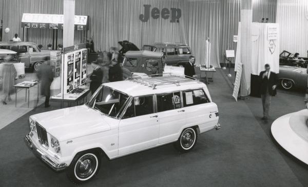 Jeep Wagoneer 1965 #4