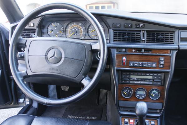 Mercedes-Benz 190 1986 #1