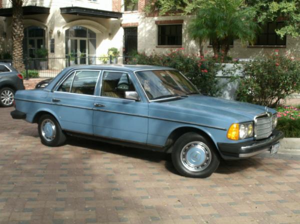 Mercedes-Benz 300CD 1981 #2