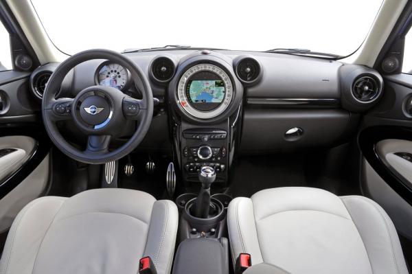 2013 MINI Cooper Clubman - Information and photos - MOMENTcar