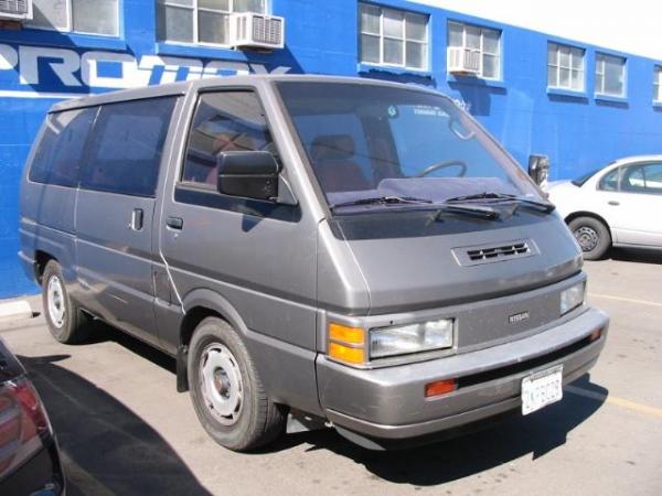 Nissan Van 1988 #2