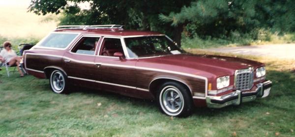 Pontiac Safari 1975 #2