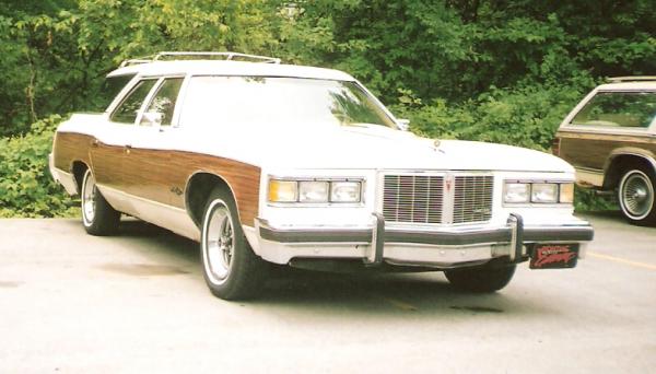 Pontiac Safari 1976 #3