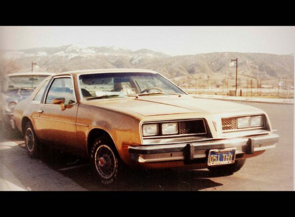 Pontiac Sunbird 1977 #1