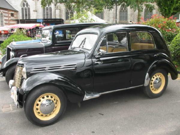 Renault Juvaquatre 1948 #5