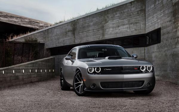 This Silver Dodge 2015 Challenger redesigning the sense of modernity